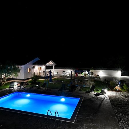 Holiday Home Aprilis With Pool, Jacuzzi And Sauna Galovac  Экстерьер фото