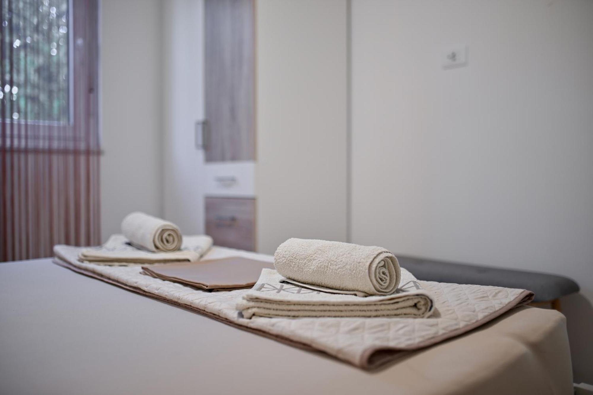 Holiday Home Aprilis With Pool, Jacuzzi And Sauna Galovac  Экстерьер фото