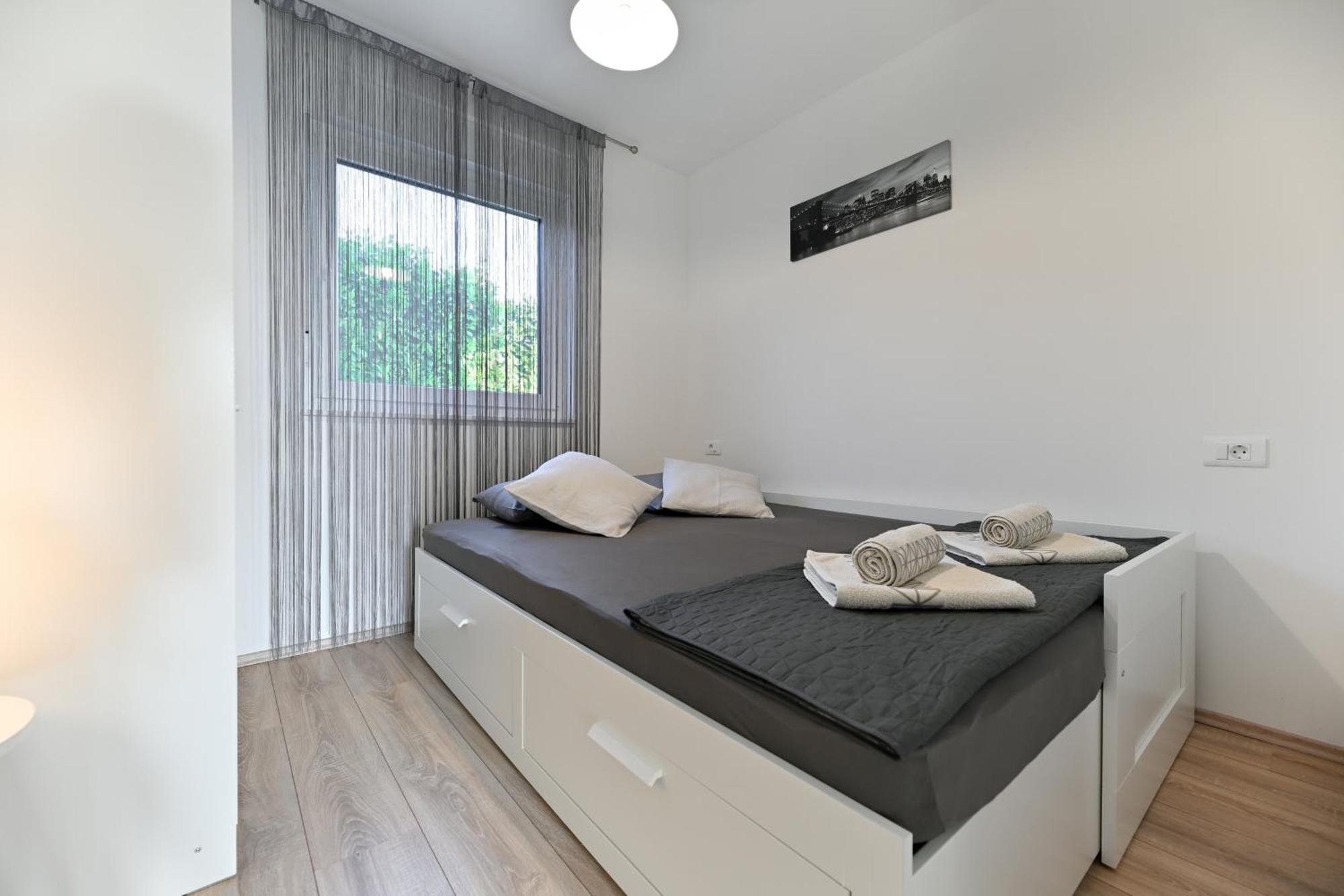 Holiday Home Aprilis With Pool, Jacuzzi And Sauna Galovac  Экстерьер фото