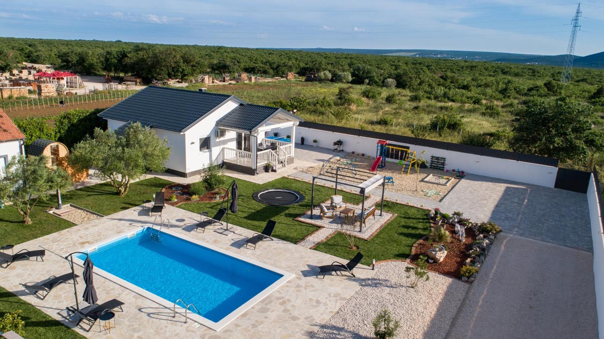 Holiday Home Aprilis With Pool, Jacuzzi And Sauna Galovac  Экстерьер фото
