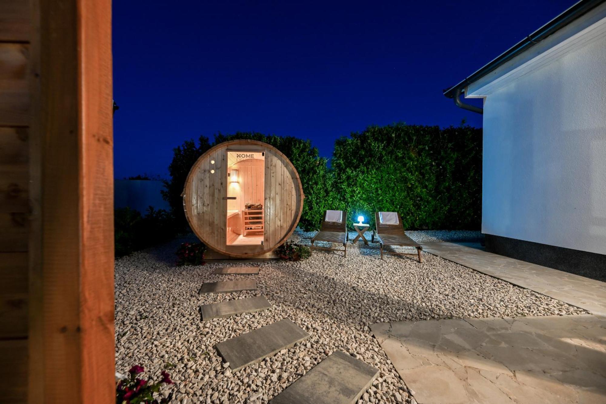 Holiday Home Aprilis With Pool, Jacuzzi And Sauna Galovac  Экстерьер фото