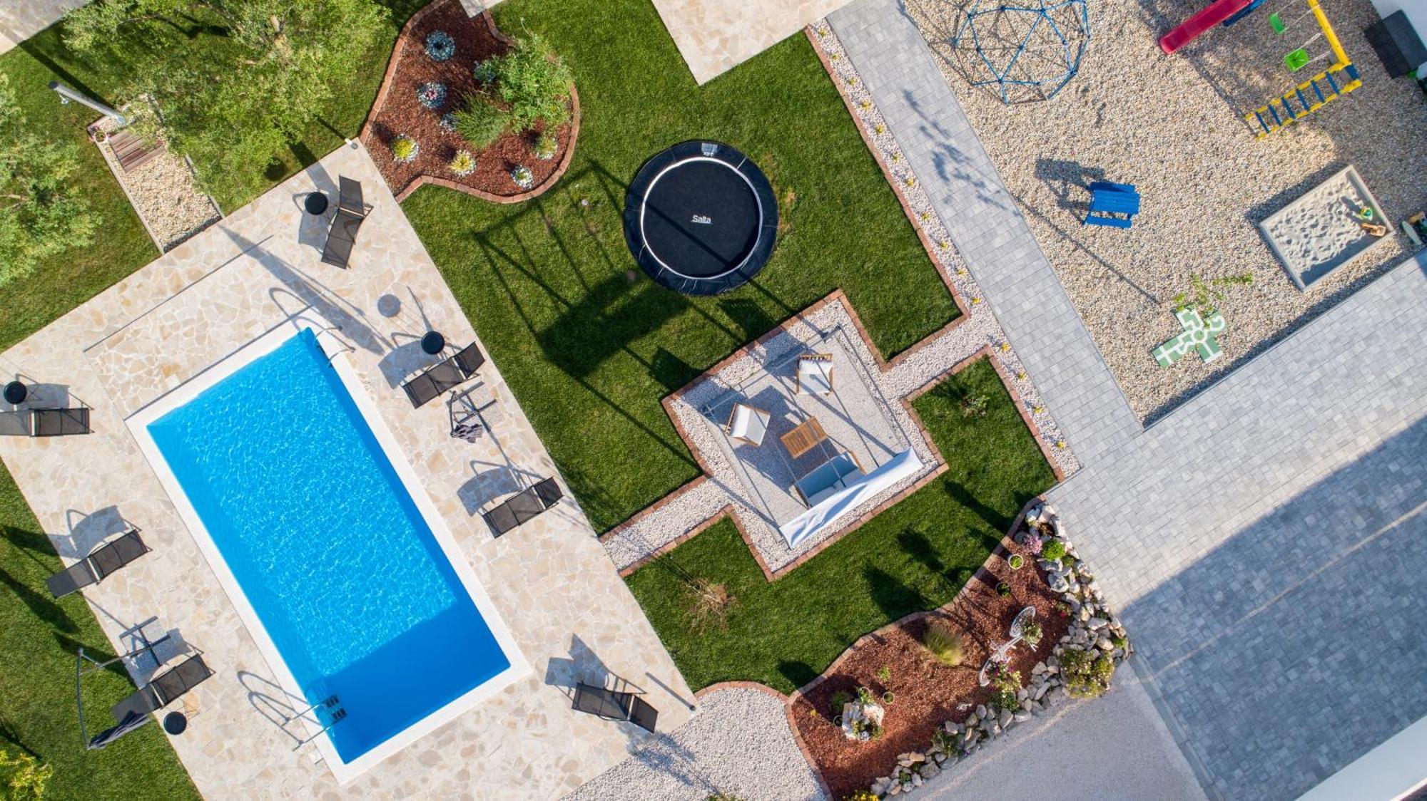 Holiday Home Aprilis With Pool, Jacuzzi And Sauna Galovac  Экстерьер фото
