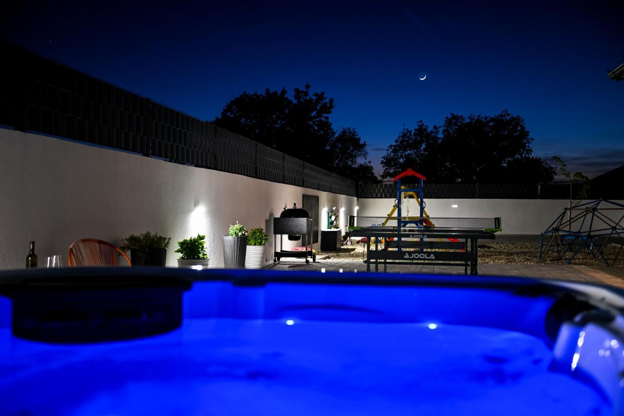 Holiday Home Aprilis With Pool, Jacuzzi And Sauna Galovac  Экстерьер фото