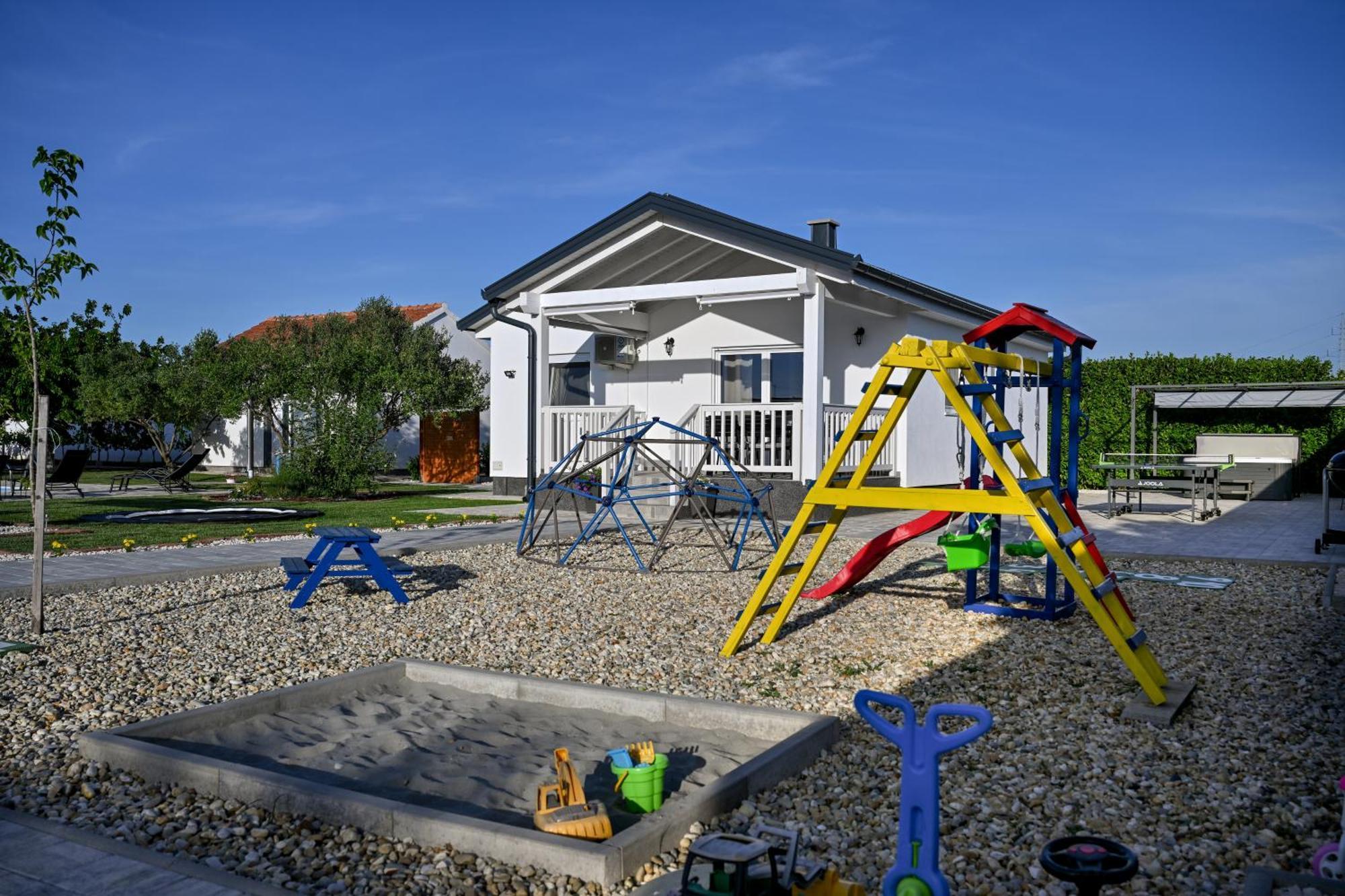 Holiday Home Aprilis With Pool, Jacuzzi And Sauna Galovac  Экстерьер фото
